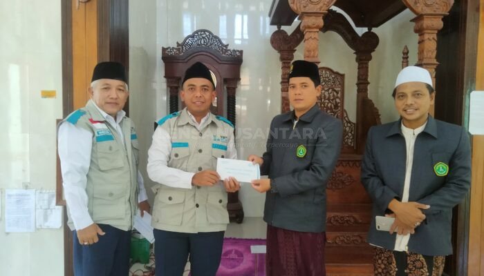 Ramadhan 1446 H, YBM PLN UP3 Madura Beri Intensif Guru Honorer