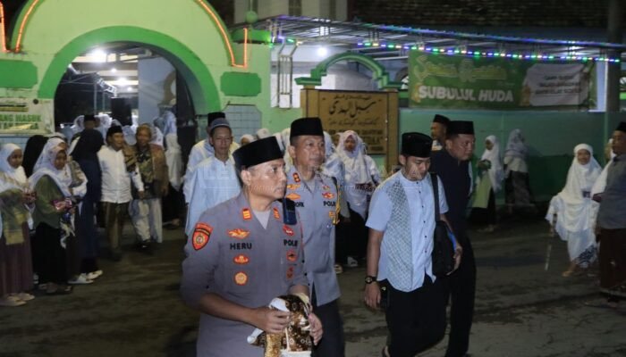 Kapolres Madiun Bersama Forkopimda Gelar Tarawih Keliling