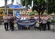 Gandeng Awak Media, Polres Magetan Bagikan Takjil ke Pengguna Jalan