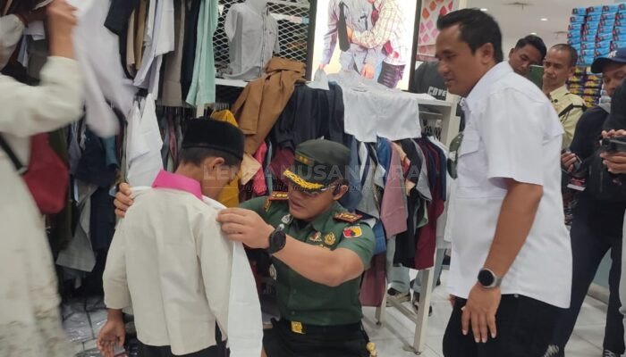 DPD REI Jatim Komisariat Jember Gandeng Kodim 0824 Ajak Ratusan Anak Yatim-Piatu Belanja Baju Lebaran Sendiri di Roxy Mall