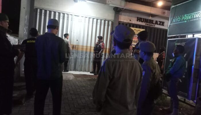 Satpol PP Bersama Polres Jember Datangi Empat Toko Diduga Masih Jual Miras Saat Bulan Ramadhan