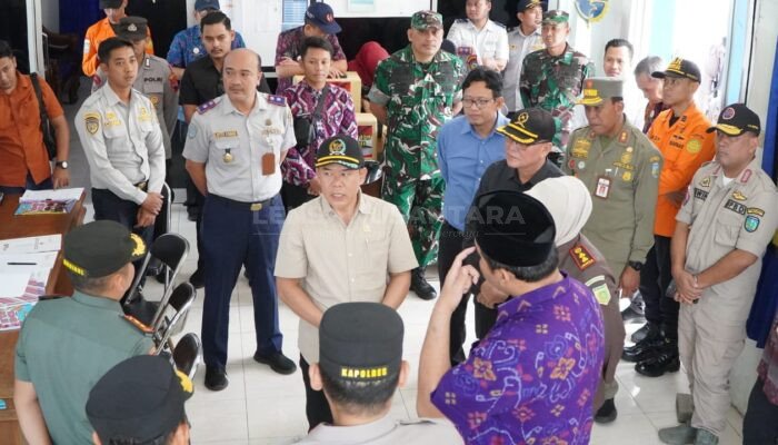 Mengunjungi Posko Pengamanan Dermaga Jepara, Ketua DPRD Apresiasi Kesiapan Petugas