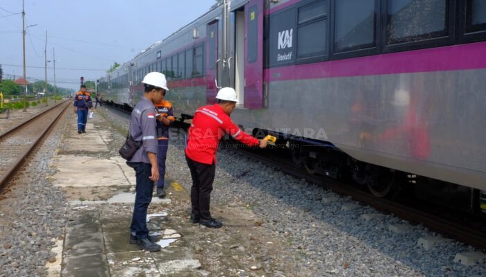 PT INKA Gelar Posko Lebaran 2025, Pastikan Layanan Transportasi Aman dan Nyaman