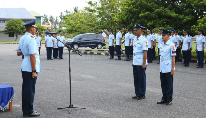 Pimpin Upacara Kenaikan Pangkat 25 Personel, Ini Pesan Danlanud RSA Natuna