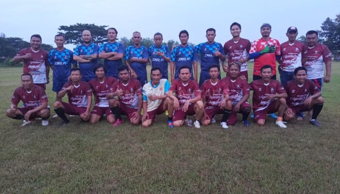 Pertandingan Sepak Bola Persahabatan Antara Tim TSR PMI FC Rembang vs JOKER FC, Tingkatkan Silaturahmi