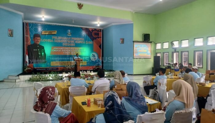 Pesan Menyala Kacabdindik Bondowoso Lepas Kontingen LKS, Kobarkan Mental Petarung