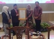 Ketua TP PKK Raih Tanda Kehormatan dari PPNI dan IBI Jember, Ternyata Ini Alasannya