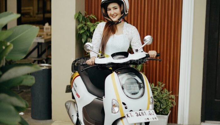 Tips Cari Aman Saat Naik Sepeda Motor bagi Kartini Masa Kini