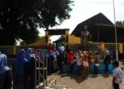 Pelajar hingga Pejabat Ziarah dan Tabur Bunga ke Makam RA Kartini Rembang