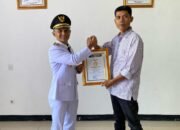 SMSI Anugerahi Wabup Kaur Penghargaan Sahabat Pers