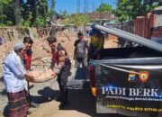Polisi Salurkan Bantuan Semen untuk Pembangunan Mushala Al Karomah Asembagus Situbondo