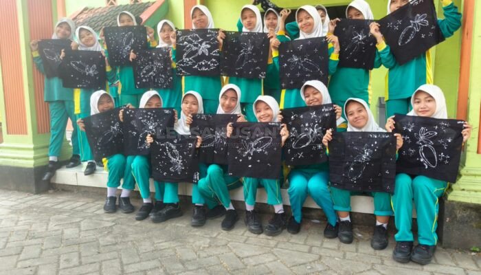 603 Siswa Kolosal Membatik Tulis di Galeri Batik Lintang Malang