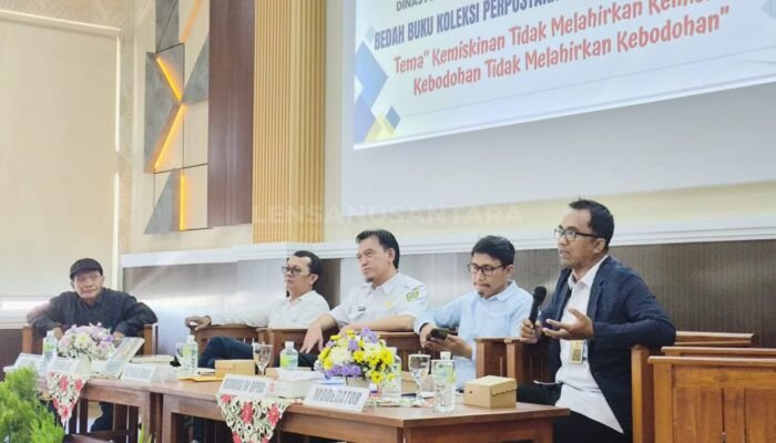 Disperpusip Kabupaten Bondowoso Gelar Bedah Buku “Menggapai Matahari”