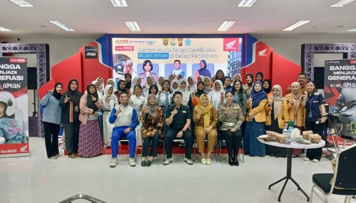 Bangkitkan Semangat Kartini Masa Kini dalam Berkendara Lewat Seminar Safety Riding