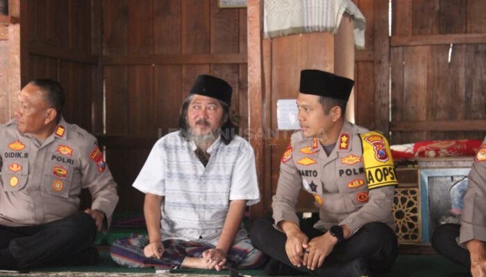 Polisi Deket Ulama, Kapolres Bondowoso Jalin Silaturahmi dengan Pengasuh Ponpes Nurul Kholil
