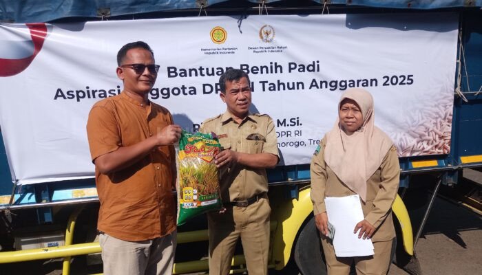 Riyono Caping Salurkan Bantuan Benih Padi dan Jagung Gratis untuk Petani di Magetan