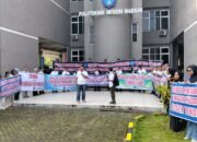 Pegawai PTNB se-Indonesia Tuntut Status PNS