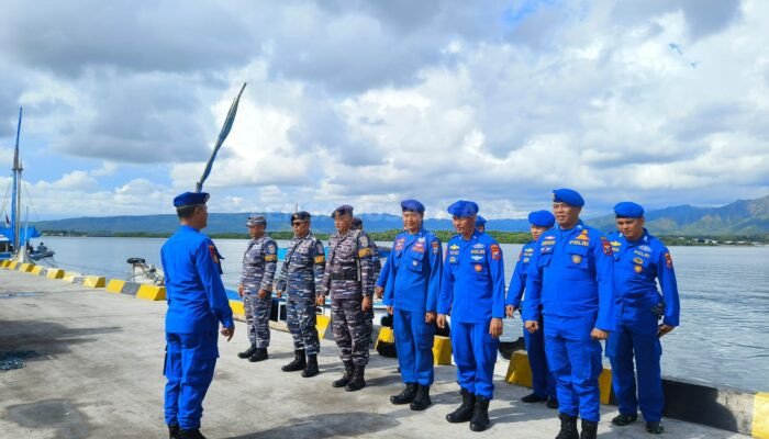 TNI-Polri Antisipasi Aksi Premanisme di Pelabuhan Jangkar Situbondo