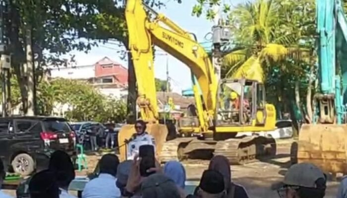 Wujudkan Lahan Parkir Terpadu, Pasar Wisata Pangandaran Dibongkar