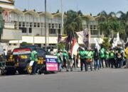 Ribuan Ojol Jember Demo Tuntut Keadilan Tarif Driver