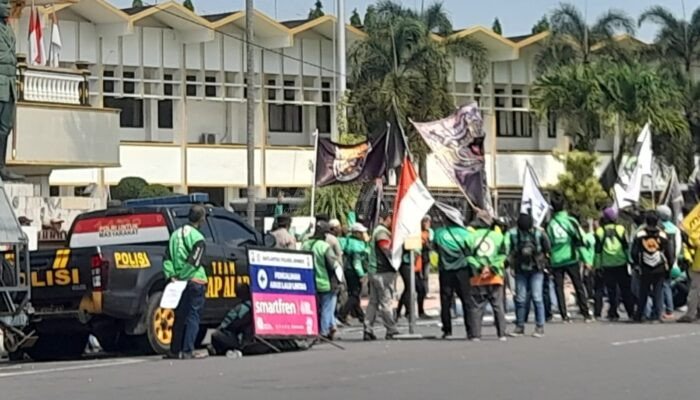 Ribuan Ojol Jember Demo Tuntut Keadilan Tarif Driver