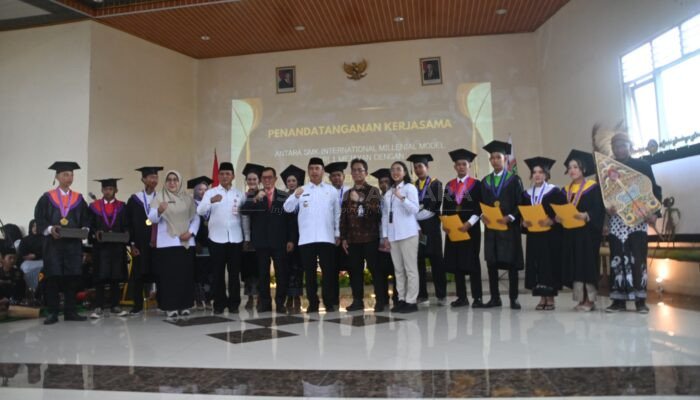 Wisuda 280 Siswa SMK IMM PGRI 1 Mejayan Madiun, 71 Persen Langsung Terserap Dunia Kerja