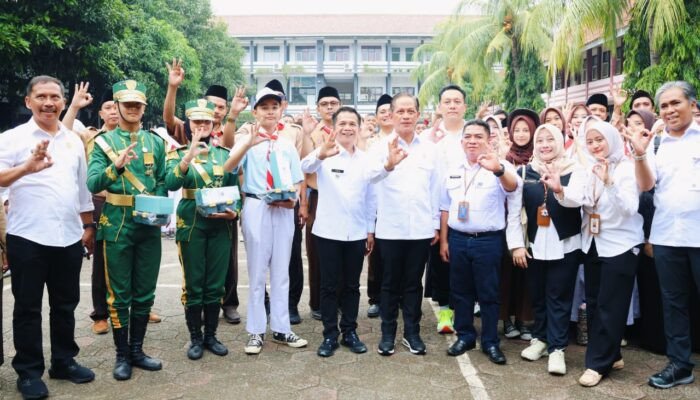 Menteri LH Apresiasi Inisiatif Ramah Lingkungan SMPN 1 Purwakarta: Ecobrick dan Pengurangan Sampah Plastik