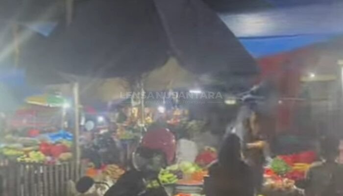 Menjelang Idul Adha, Pasar Tradisional Cekkeng Bulukumba Diserbu Pembeli di Malam Hari