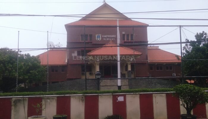 Rapat bersama Bupati Rembang, Kadinas Hingga Camat Dilarang Bawa HP