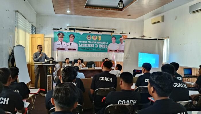 Askab PSSI Kuansing Taja Kursus Pelatih Lisensi D