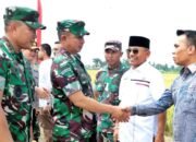 Bupati Simalungun dan Wakil Bupati Ikuti Giat Panen Raya Padi Sawah Kodam I/BB