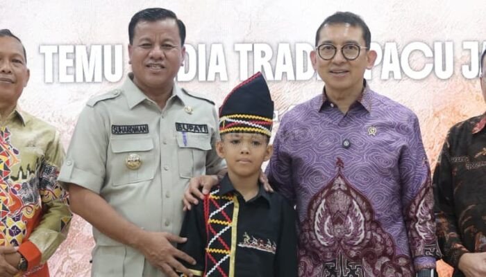 Pertemuan Bupati Kuansing dengan Menteri Kebudayaan RI Berlangsung Hangat
