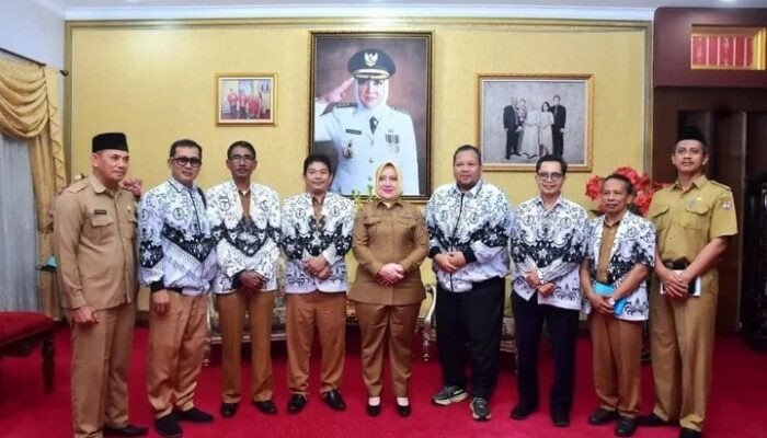 Bupati Musi Rawas Ratna Machmud Terima Audiensi Pengurus PGRI