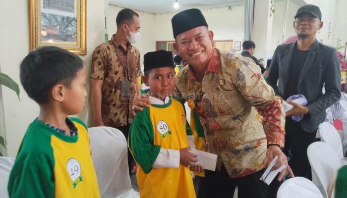 Wabup Madiun dan Ketua TP PKK Ajak Anak Yatim Piatu Terbangkan Balon Harapan di Tahun Baru Islam 1447 H