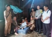 Pemdes Bangun Jiwa Luas Kaur Bagikan BLT Kepada 11 KPM Tahap Dua