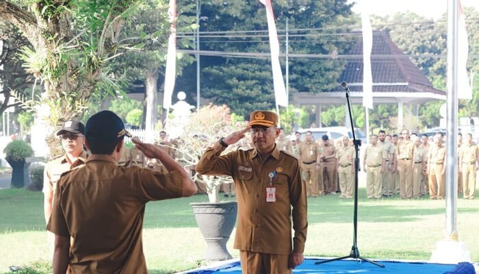 Tumbuhkan Cinta Bangsa, Sekda Lumajang Ajak Masyarakat Hiasi Lingkungan dan Kibarkan Bendera