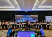 Wajib Pajak Kanwil DJP Jatim II Terima Piagam Langsung dari Dirjen Pajak, Simbol Kemitraan dan Kepatuhan Perpajakan