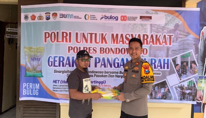 Upaya Stabilisasi Pasokan dan Harga Pangan, Polsek Sukosari Bondowoso Jual Beras Murah
