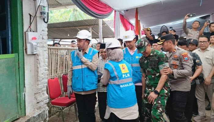 Bupati Jember Wujudkan Mimpi Warga Desa Andongrejo Bisa Menikmati Listrik