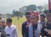 Pimpin Upacara HUT RI Ke-80, Bupati Jember Gus Fawait Kenakan Syal Palestina