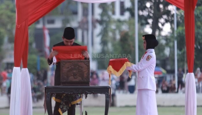 Khidmat Penururan Sang Saka Merah Putih, Harapan Bupati Jember Wujudkan Indonesia Maju