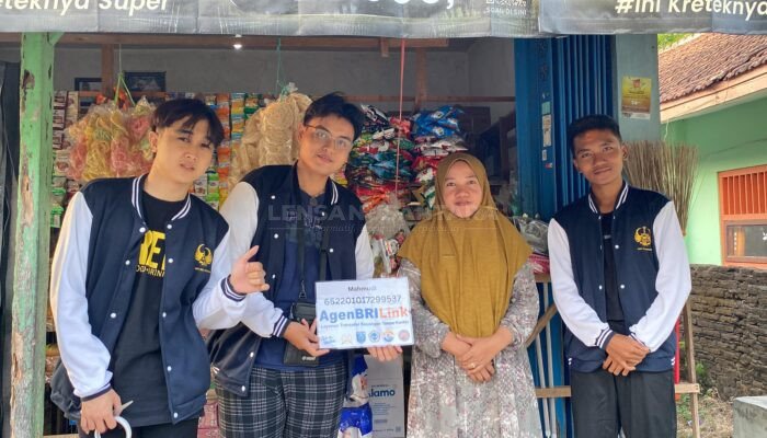 Mahasiswa Unitomo Kenalkan Pembayaran Digital untuk UMKM Temenggungan