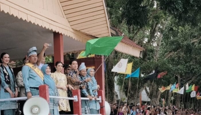 Wapres Gibran Lepas Pacu Jalur di Tepian Narosa Telukkuantan