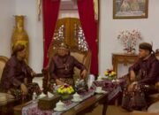 Pimpinan dan Anggota DPRD Kabupaten Blitar Kompak Hadiri Pisowanan Ageng di Pendopo Ronggo Hadinegoro