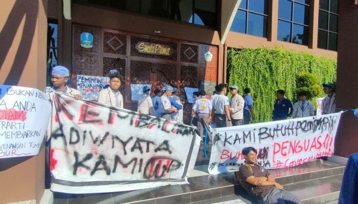 Siswa-siswi SMAN 2 Situbondo Gelar Aksi Demo, Ini Tuntutannya