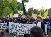 Aksi Demo Mahasiswa di Bondowoso Tuntut DPRD Tuntaskan Masalah PDAM