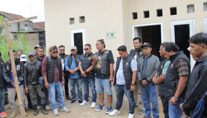 Penuhi Janji, AMF Banjarnegara Bersama CV Restu Jaya dan Akar Mas Bedah Rumah Warga di Desa Karangsari