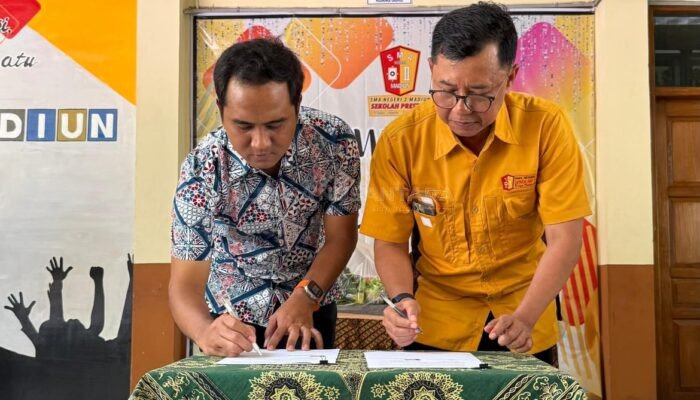 HUT Ke-72 SMA Negeri 2 Madiun, IKASDA Teken MoU Pembangunan Masjid Sekolah