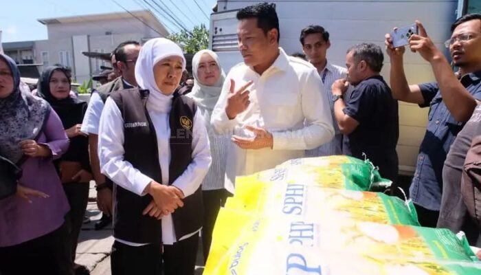 Gubernur Jatim Khofifah Dampingi Bupati Sidoarjo Subandi, Tinjau Pasar Murah di Sedatigede