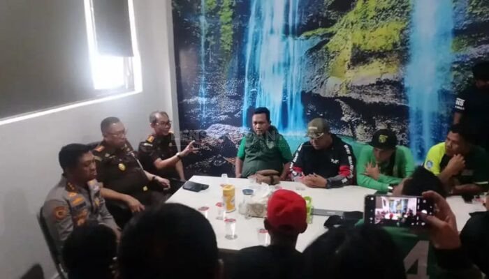 Bonek Warnai Sidoarjo, Suara Keadilan Menggema di Depan Kejari